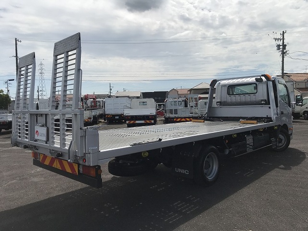 日野　デュトロ