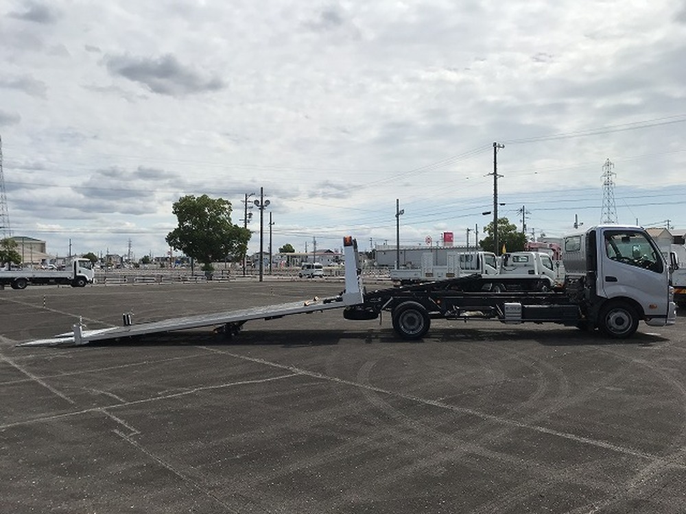 日野　デュトロ