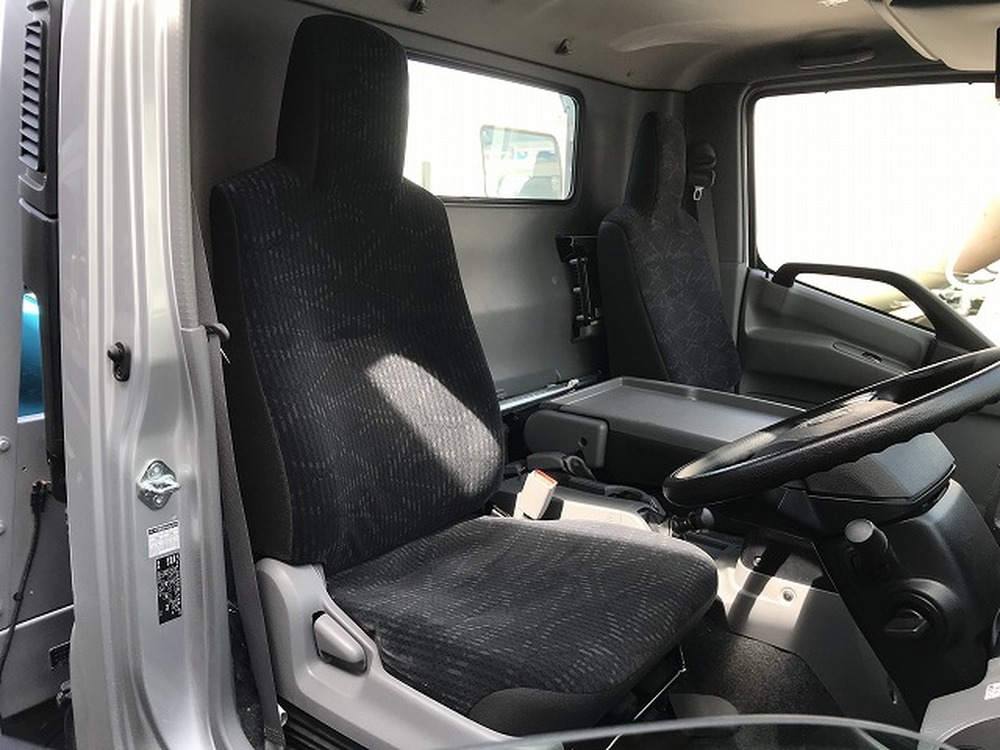 日野　デュトロ