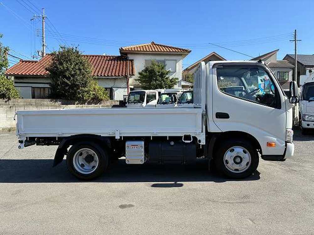 日野　デュトロ