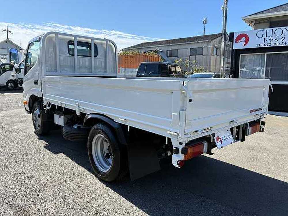 日野　デュトロ