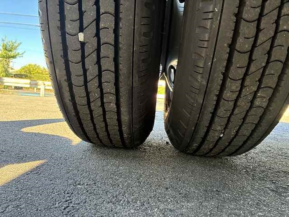 日野　デュトロ