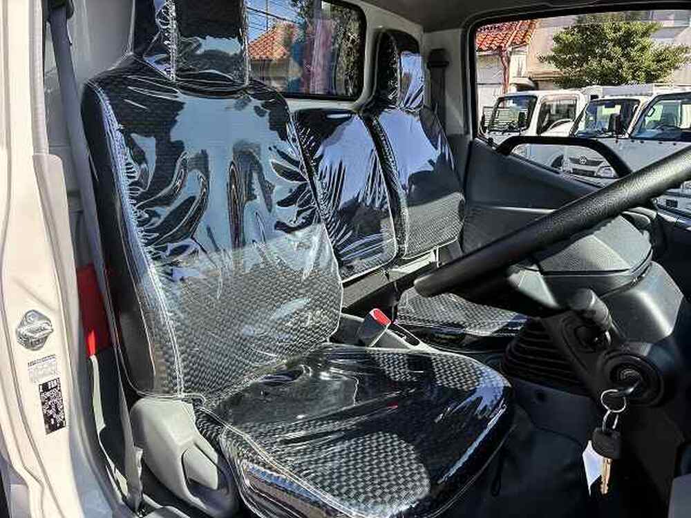 日野　デュトロ