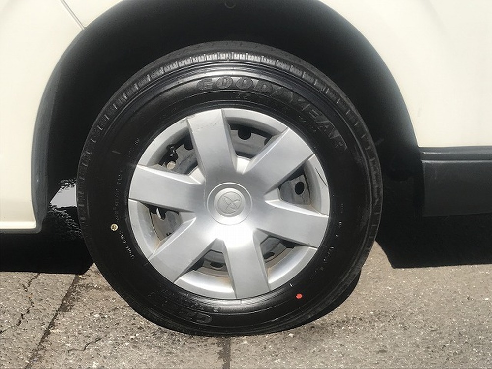 トヨタ　ハイエースバン