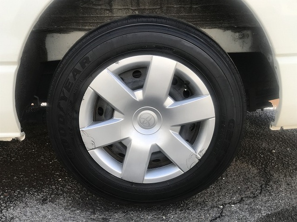 トヨタ　ハイエースバン