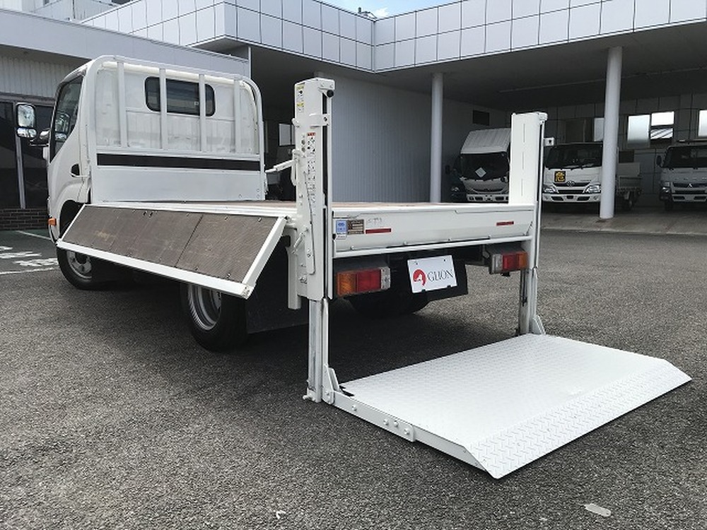 日野　デュトロ