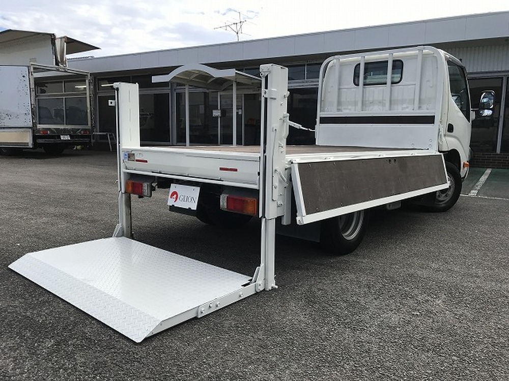 日野　デュトロ