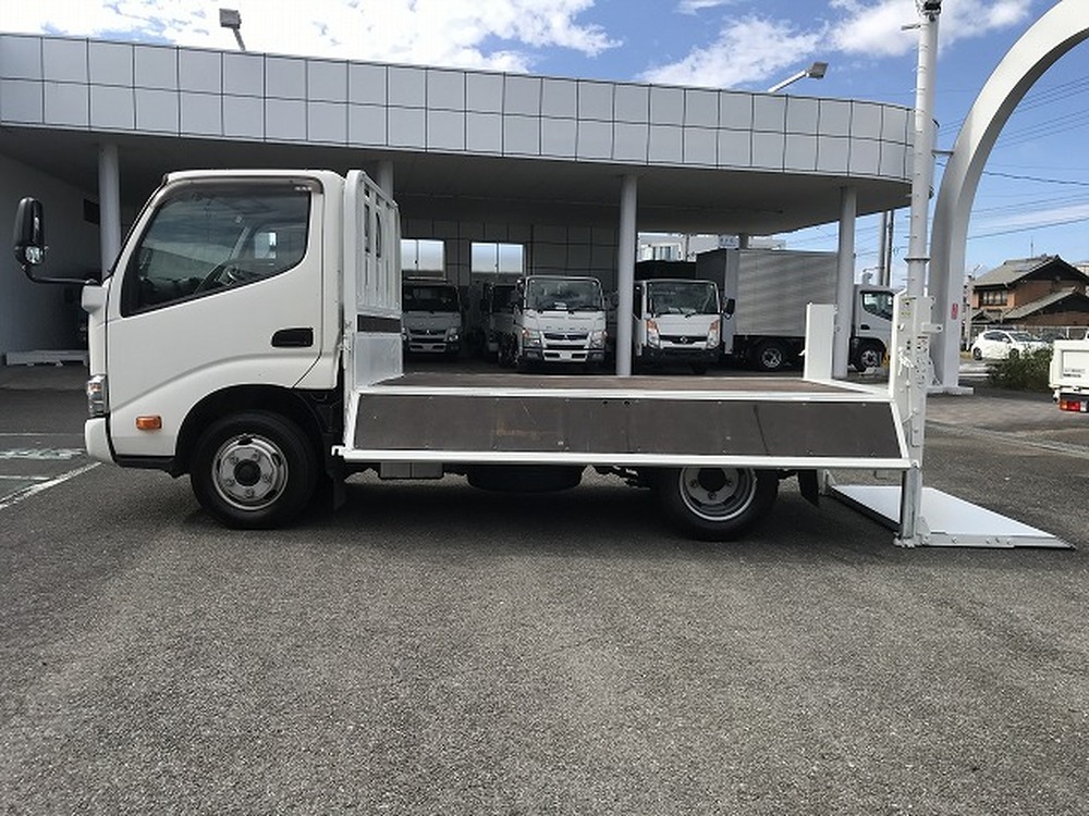 日野　デュトロ