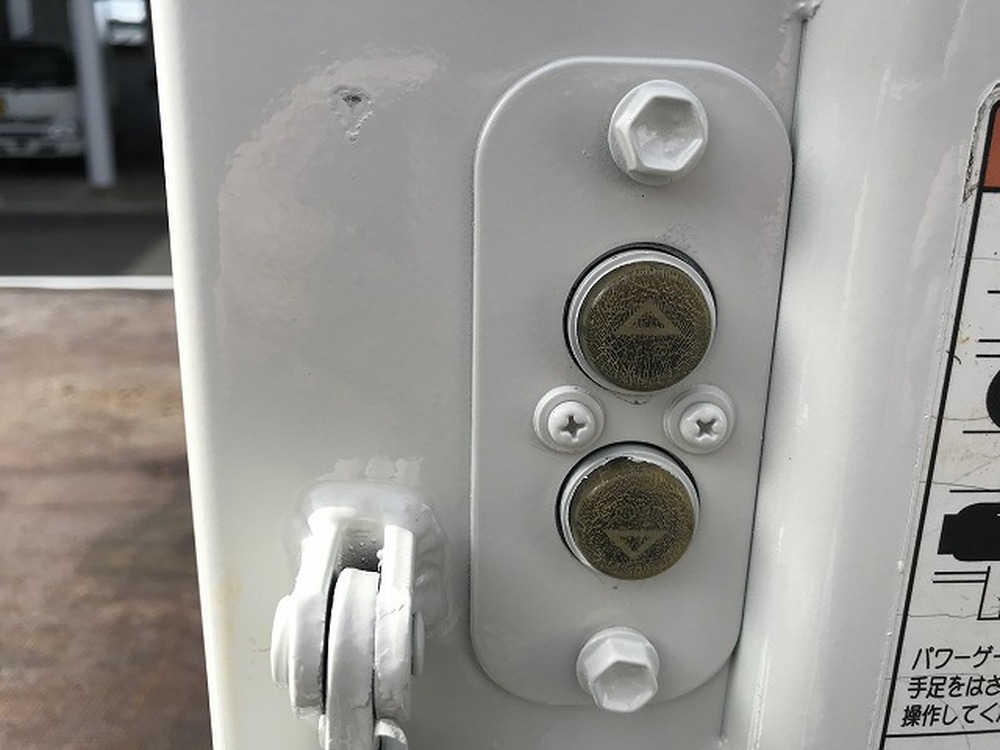 日野　デュトロ