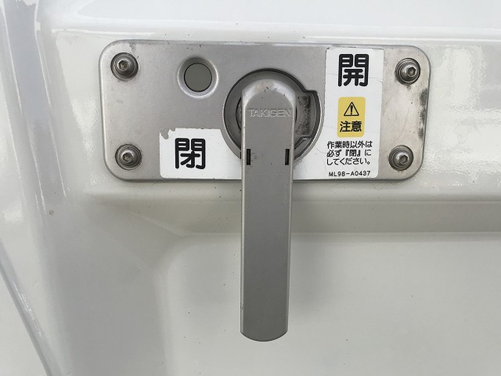 日野　デュトロ