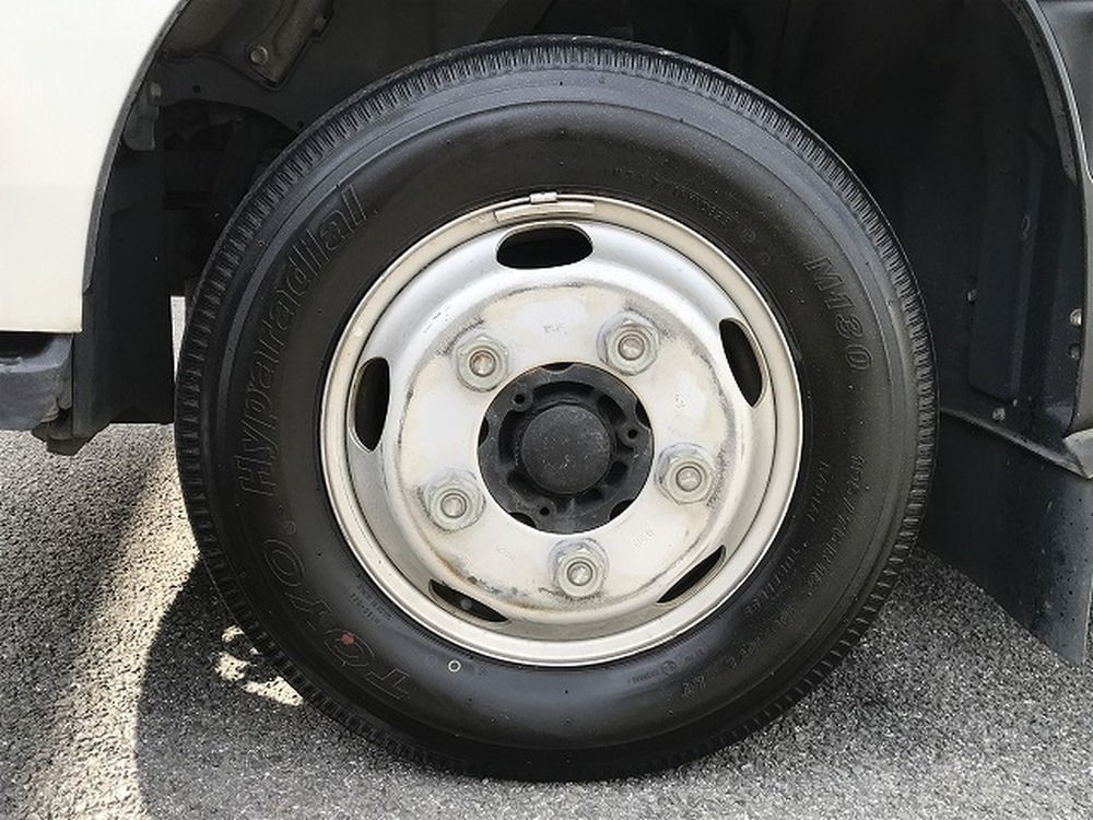 日野　デュトロ