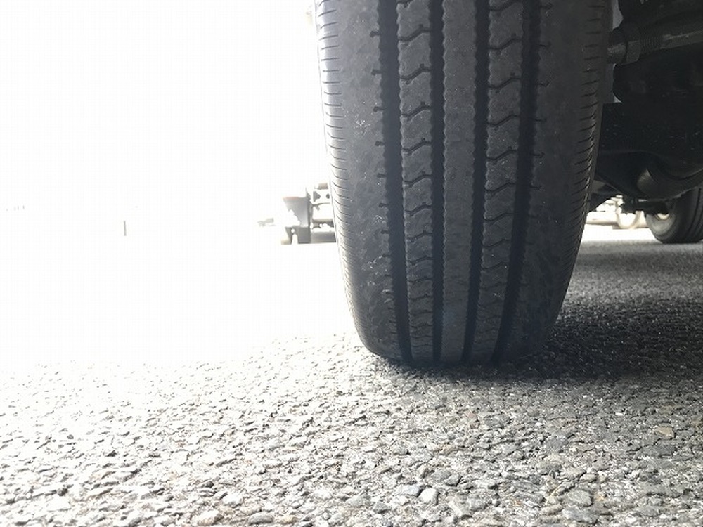 日野　デュトロ