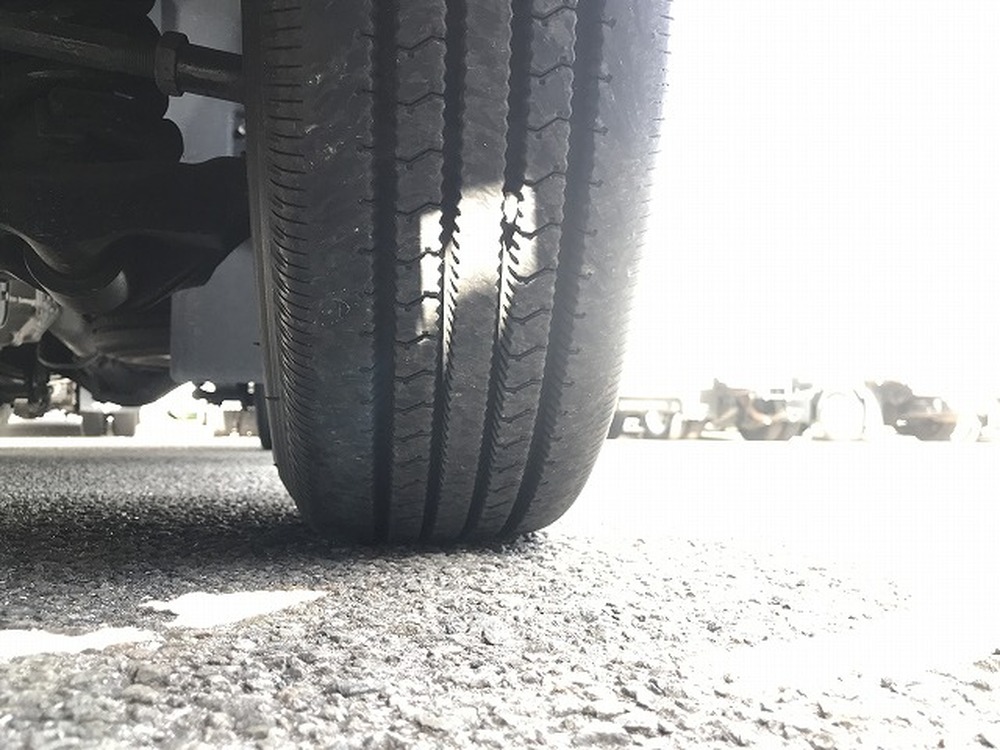 日野　デュトロ