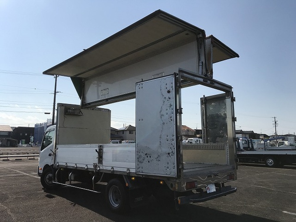 日野　デュトロ