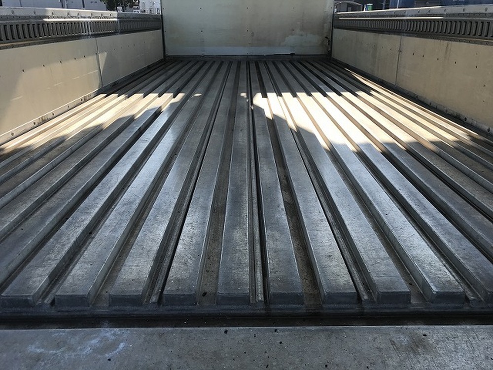 日野　デュトロ