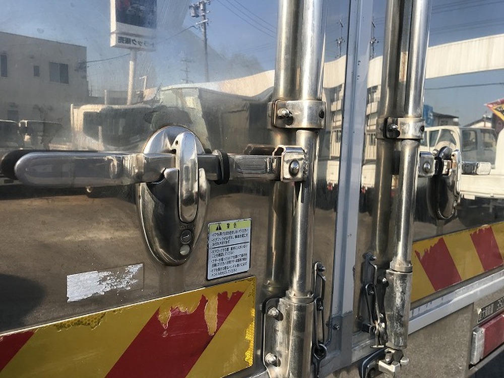 日野　デュトロ