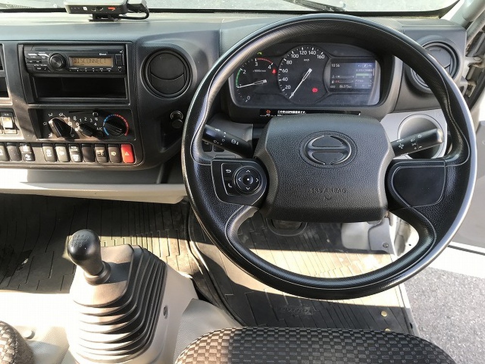 日野　デュトロ