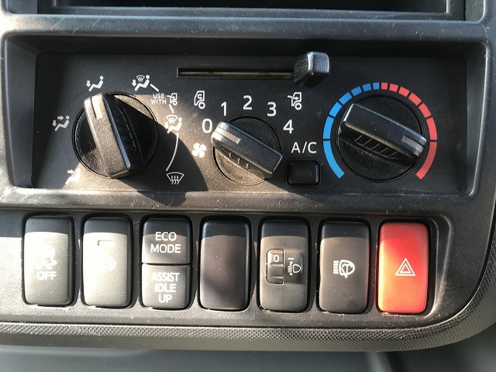 日野　デュトロ