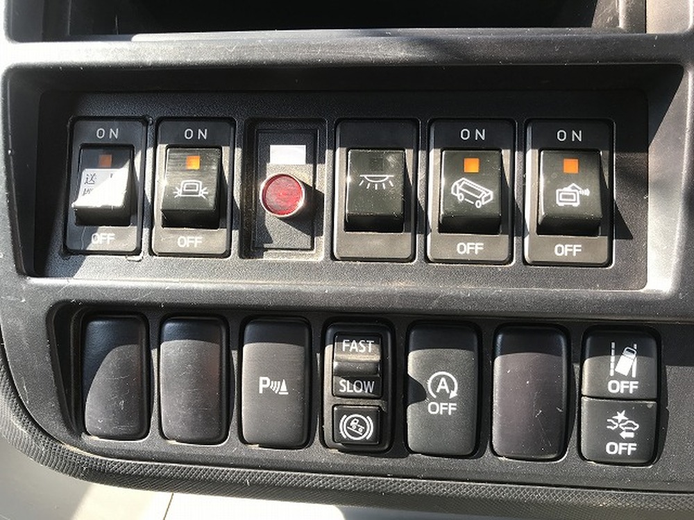 日野　デュトロ