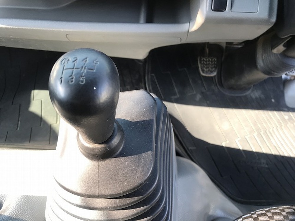 日野　デュトロ