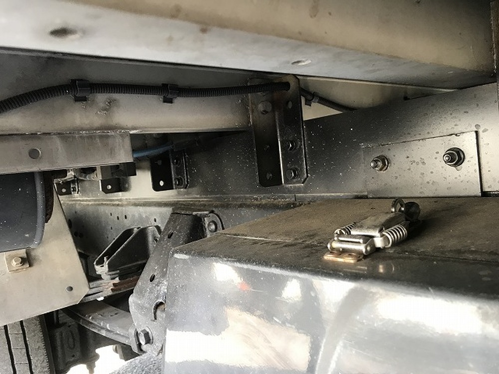 日野　デュトロ