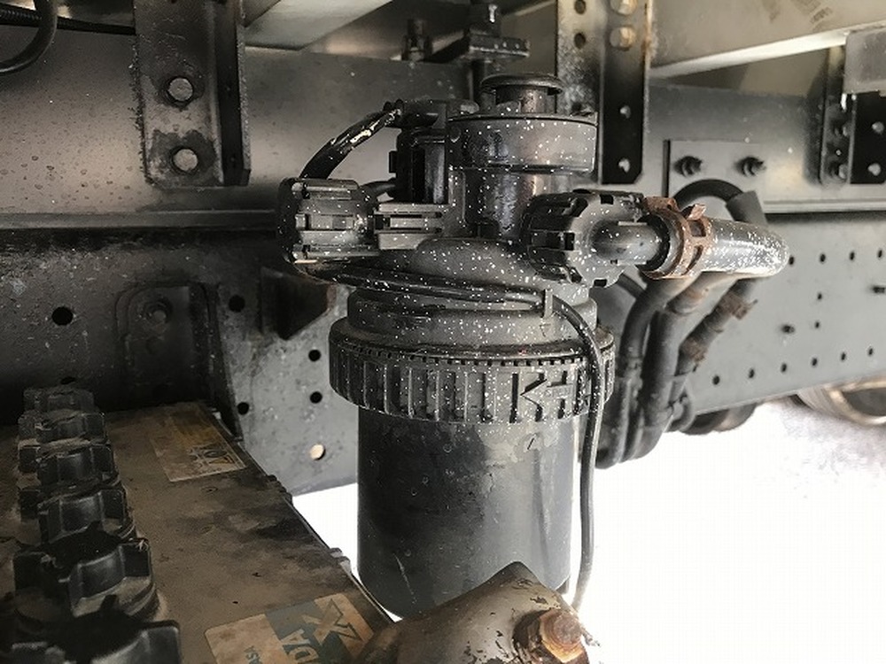 日野　デュトロ