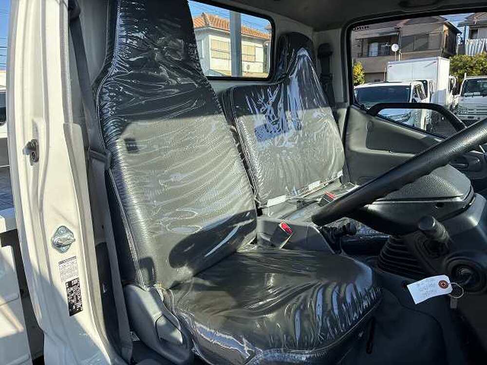 日野　デュトロ