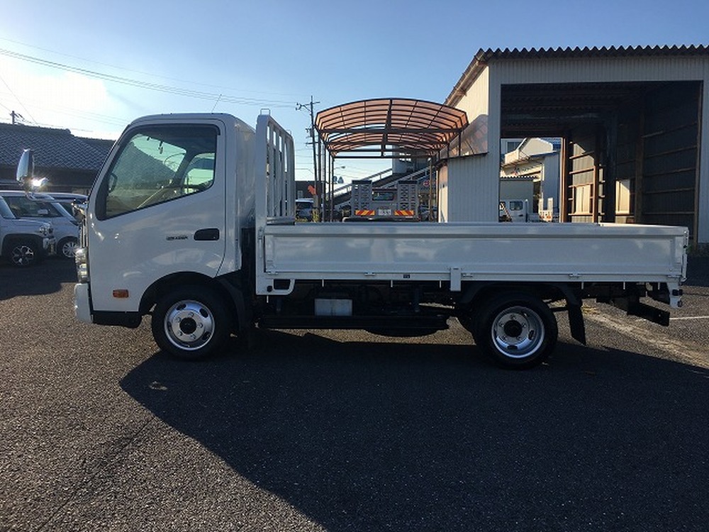 日野　デュトロ