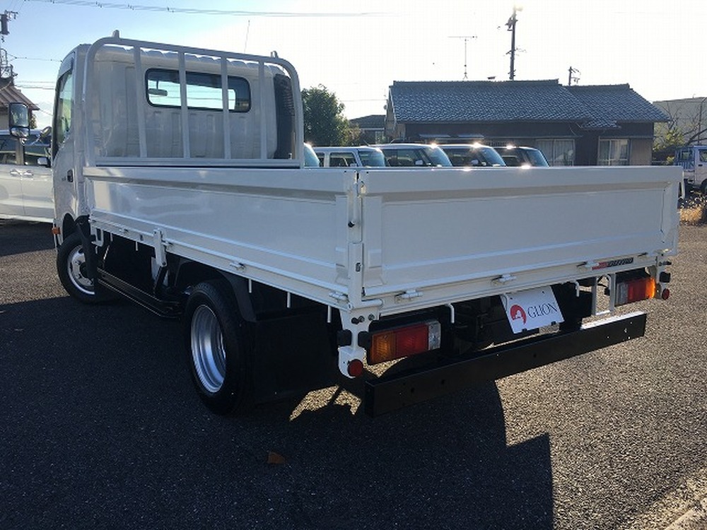 日野　デュトロ