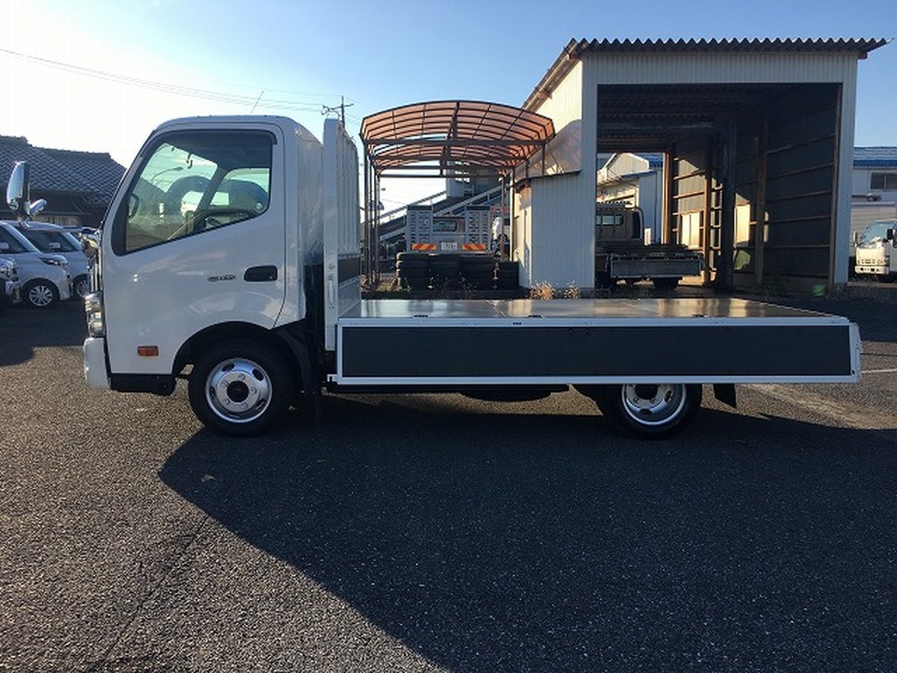 日野　デュトロ