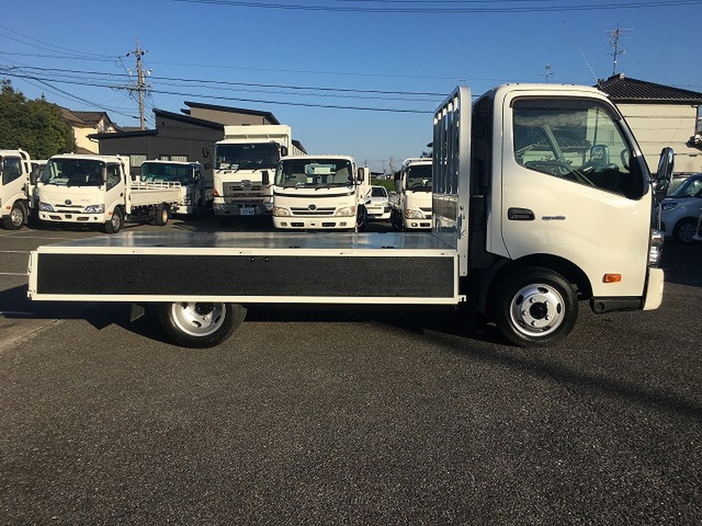 日野　デュトロ