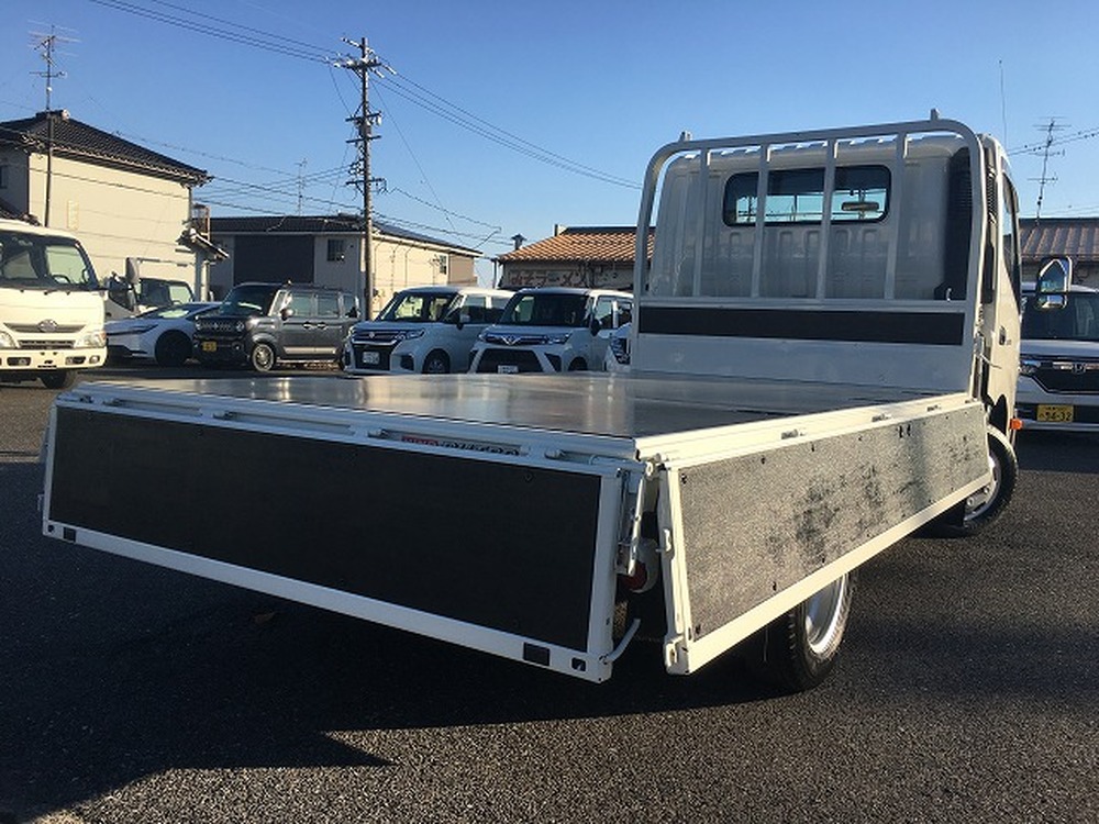 日野　デュトロ