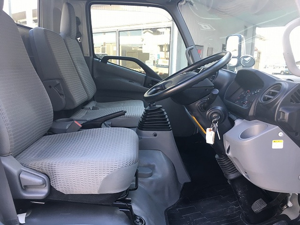 日野　デュトロ