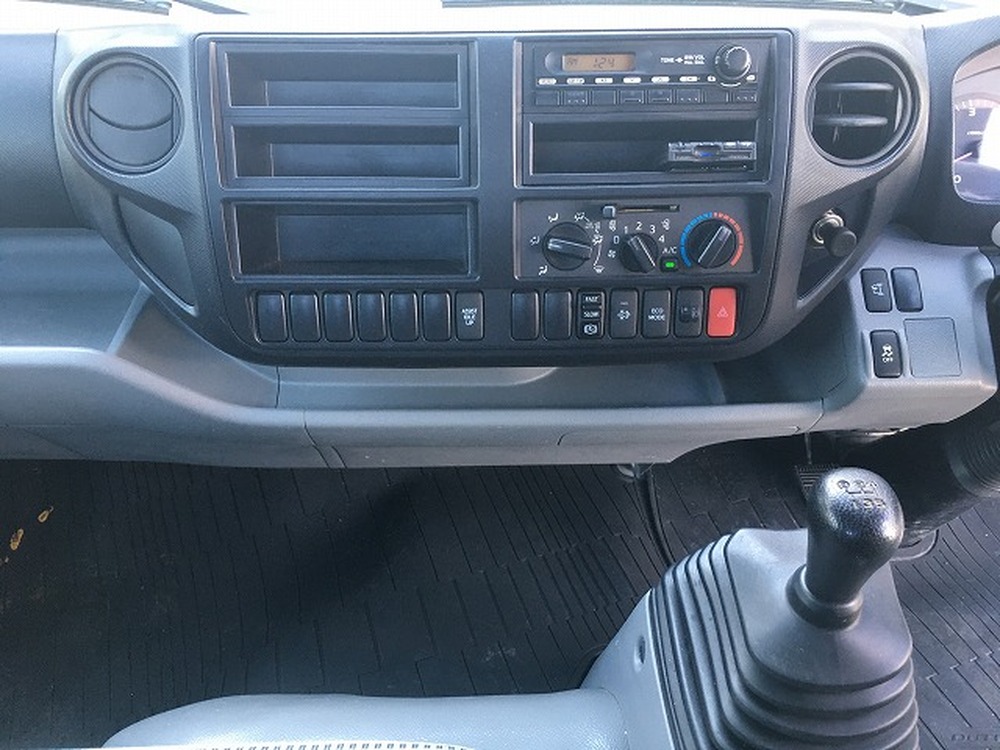 日野　デュトロ