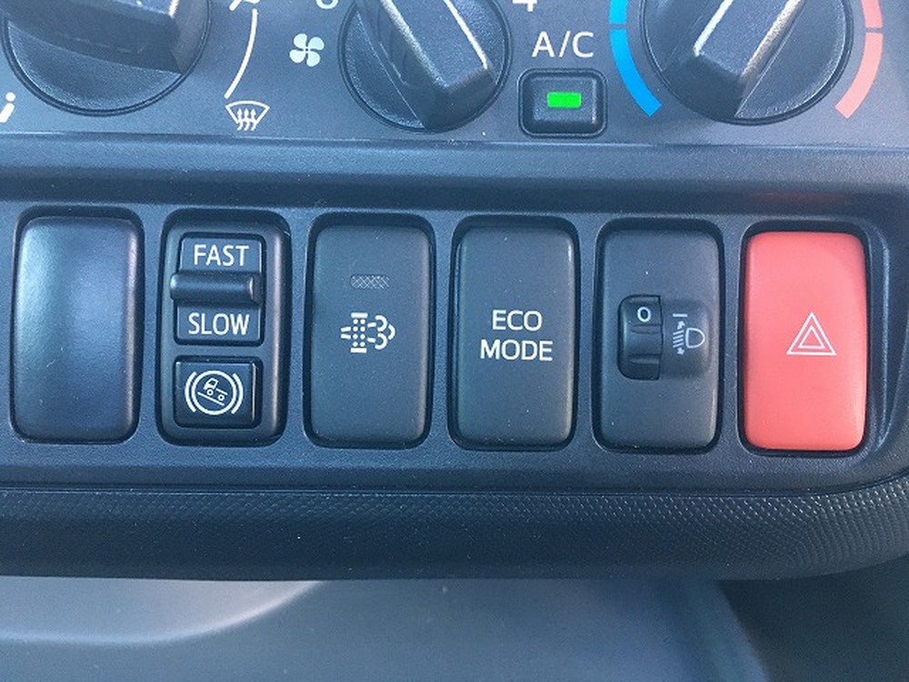 日野　デュトロ