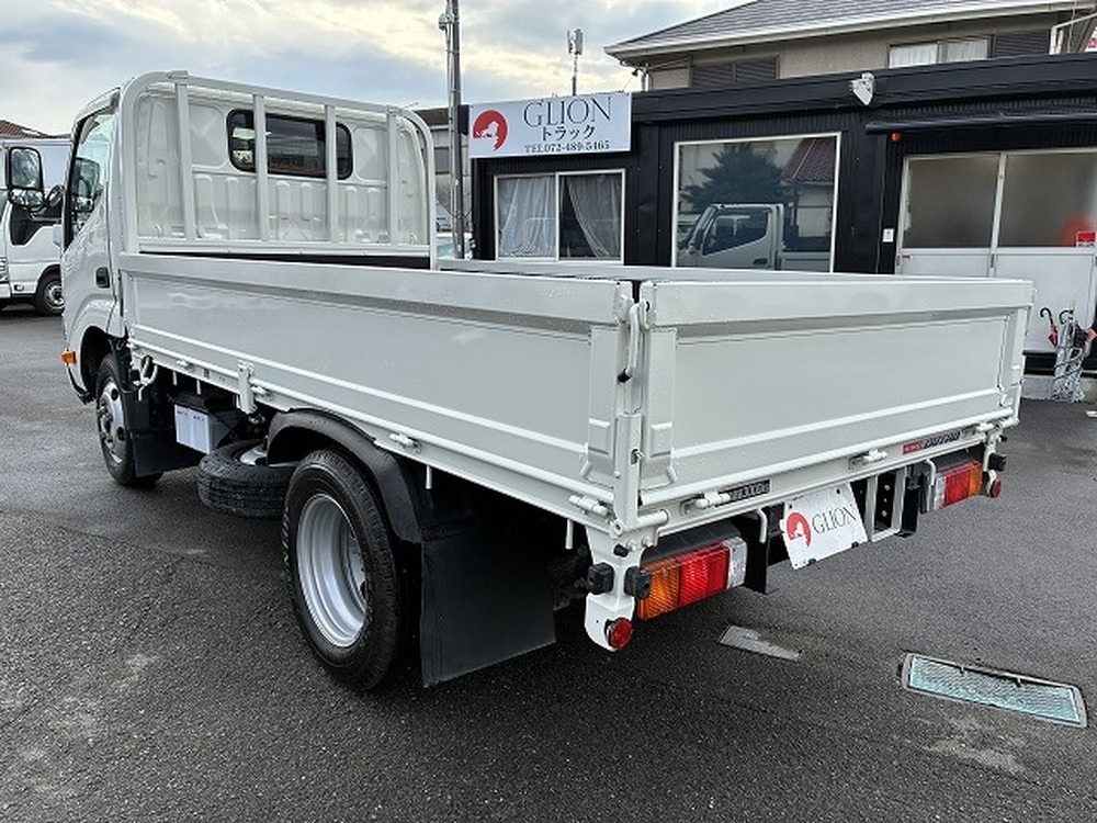 日野　デュトロ