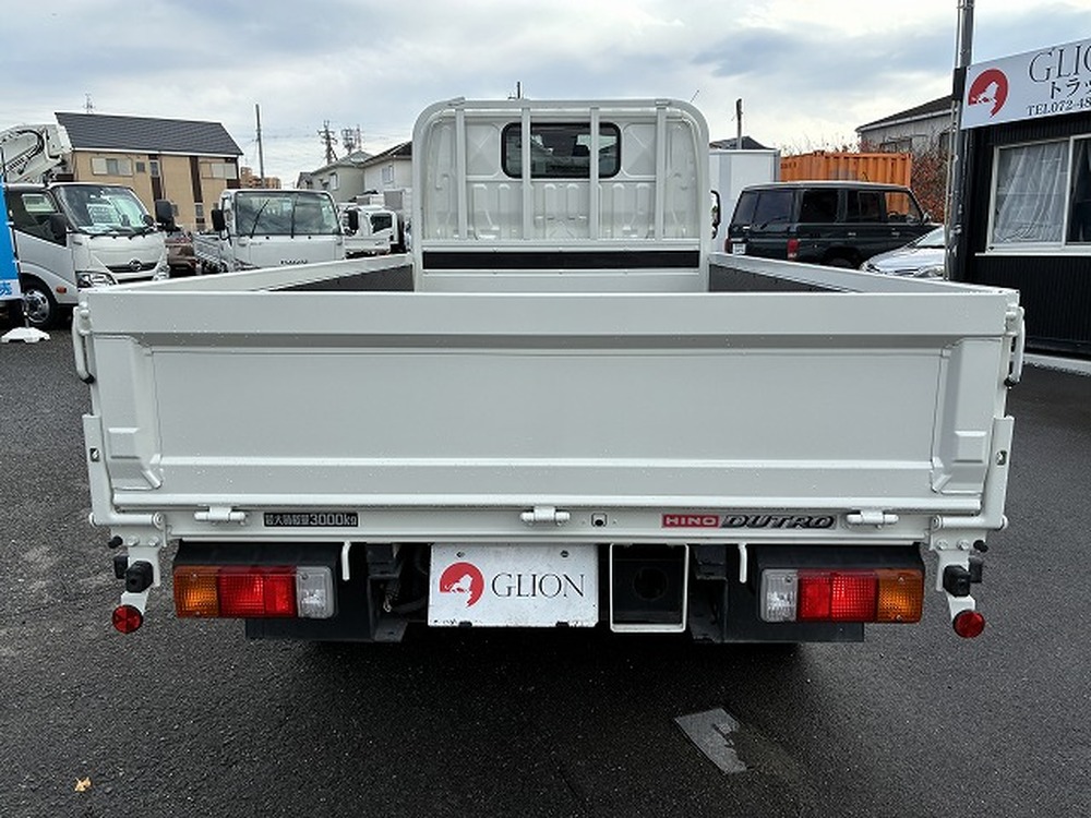 日野　デュトロ