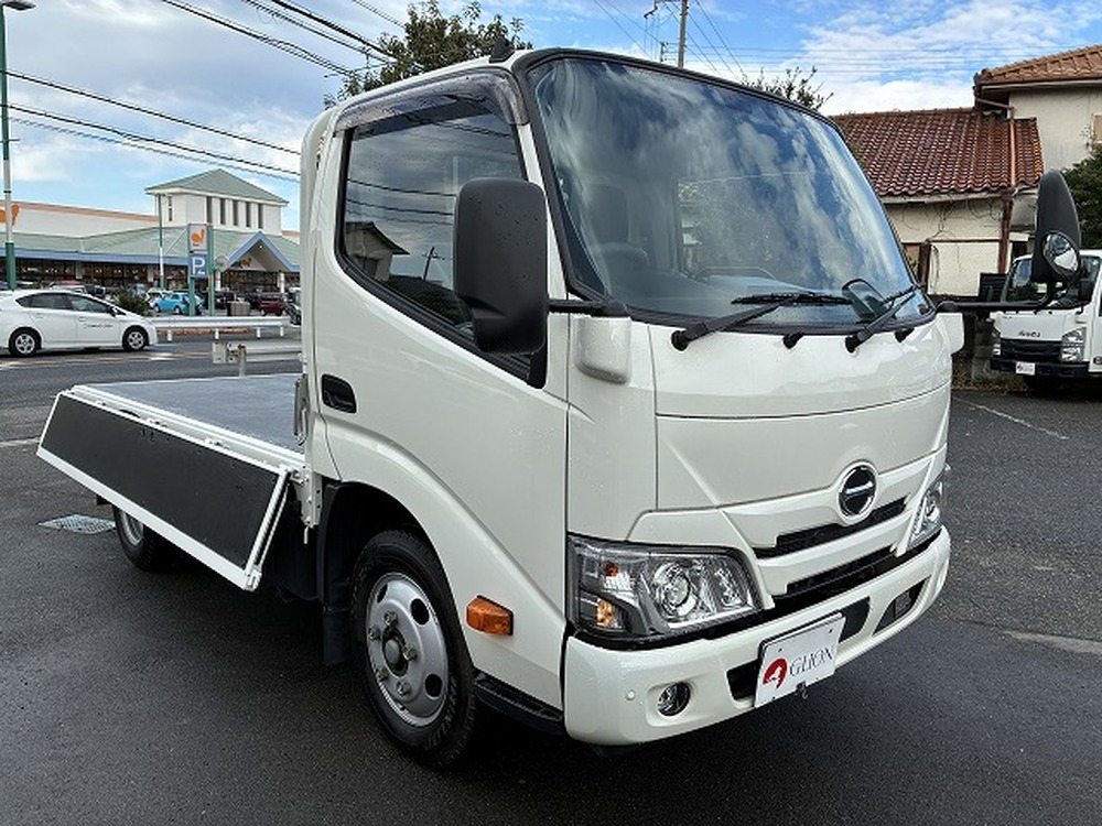 日野　デュトロ