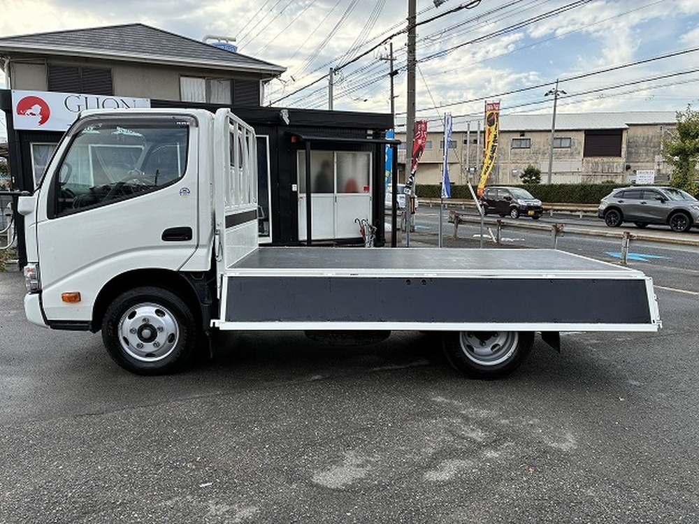 日野　デュトロ