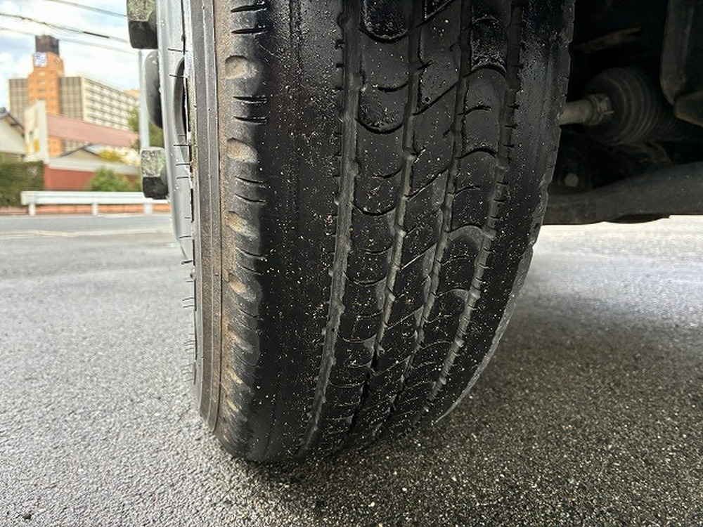 日野　デュトロ