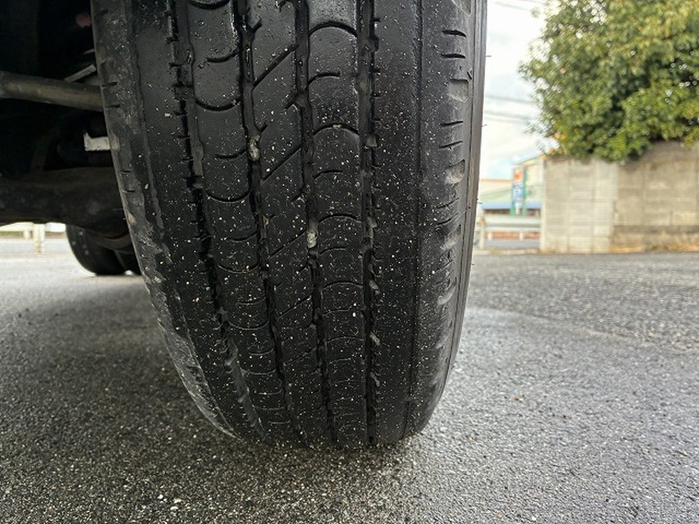 日野　デュトロ