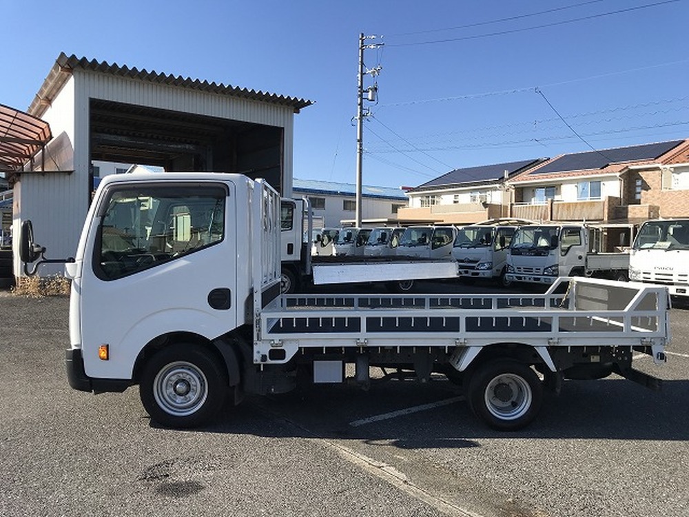 日産　アトラストラック