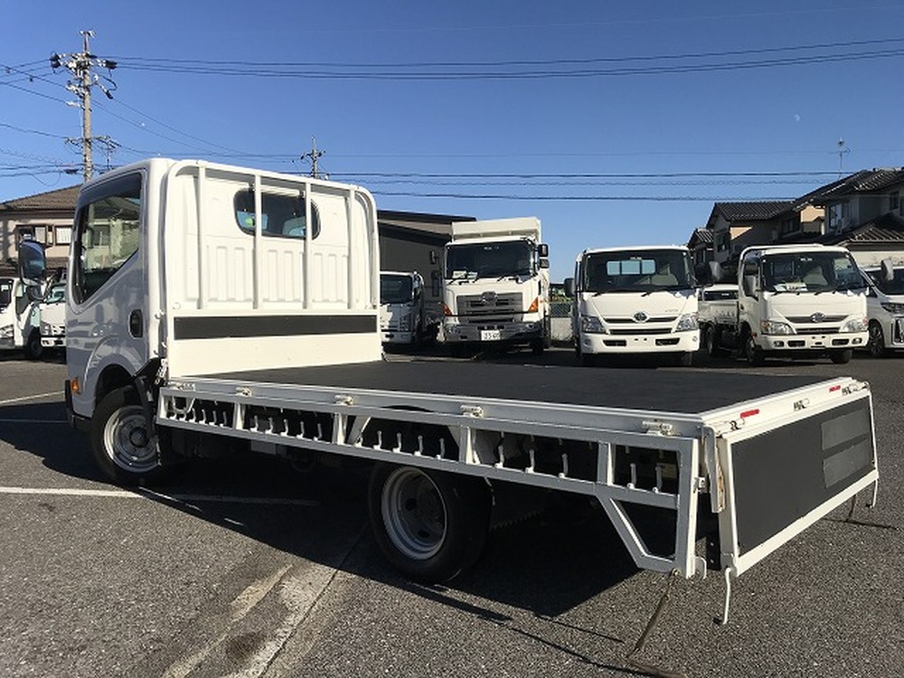 日産　アトラストラック
