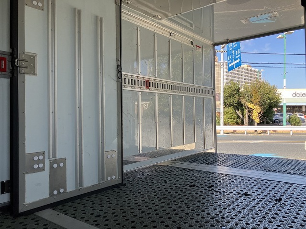 三菱ふそう　キャンター