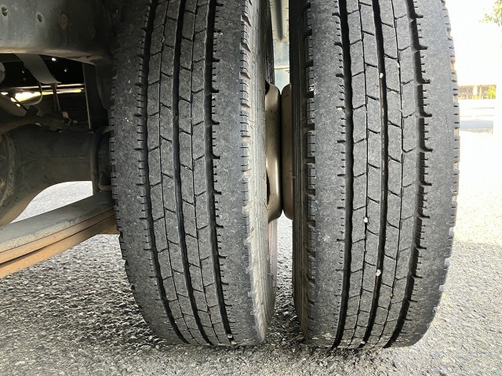 三菱ふそう　キャンターガッツ