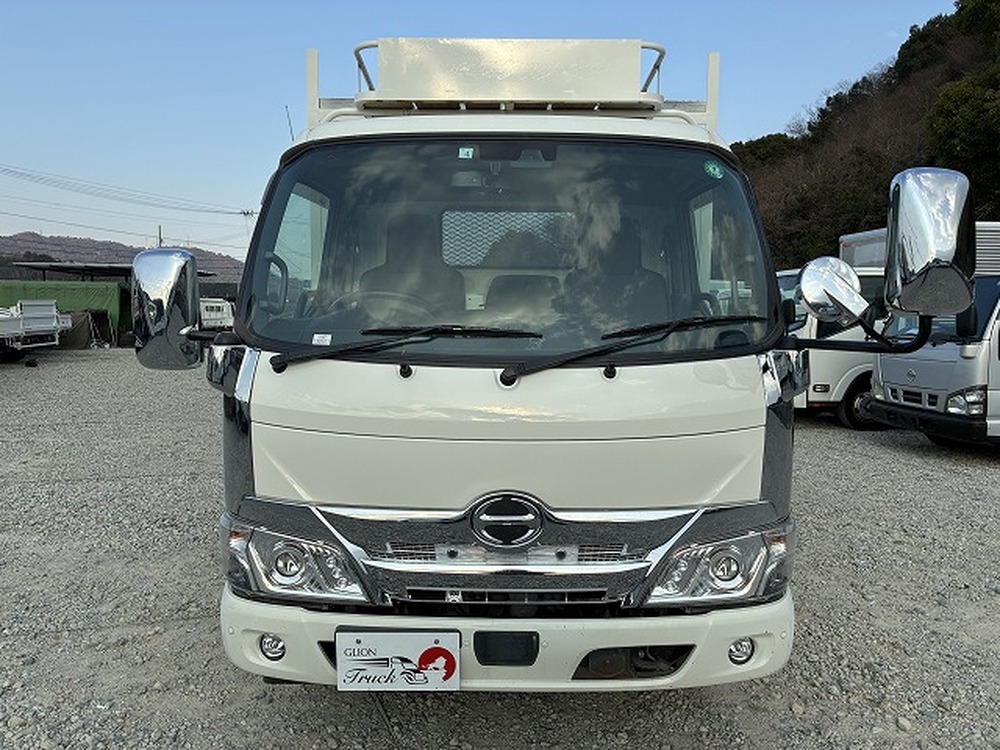 日野　デュトロ