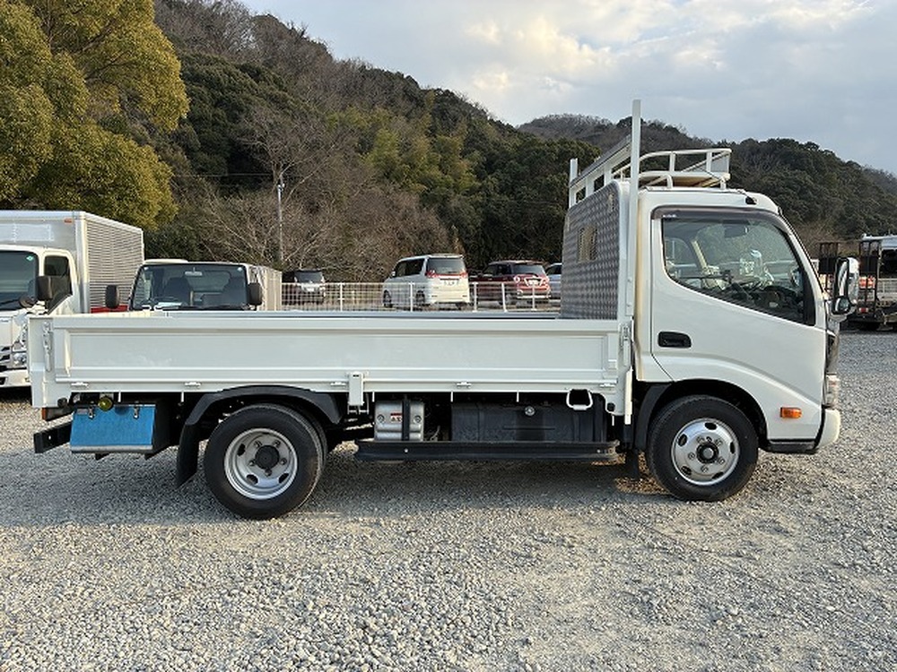日野　デュトロ