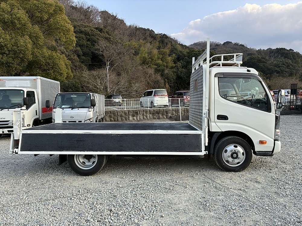 日野　デュトロ