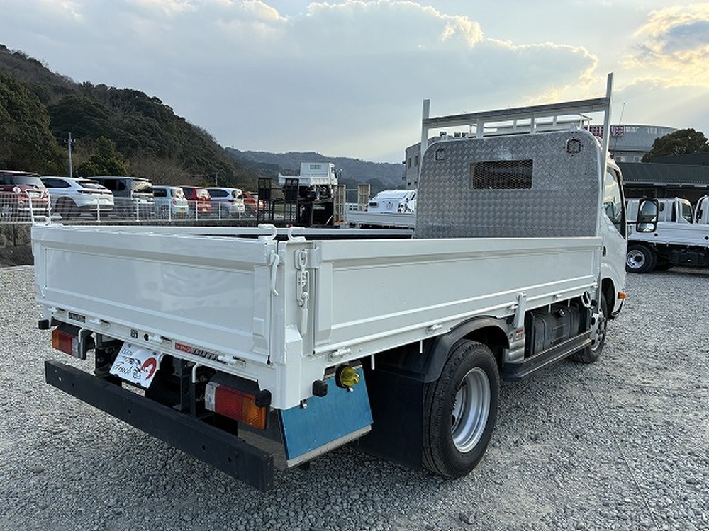 日野　デュトロ