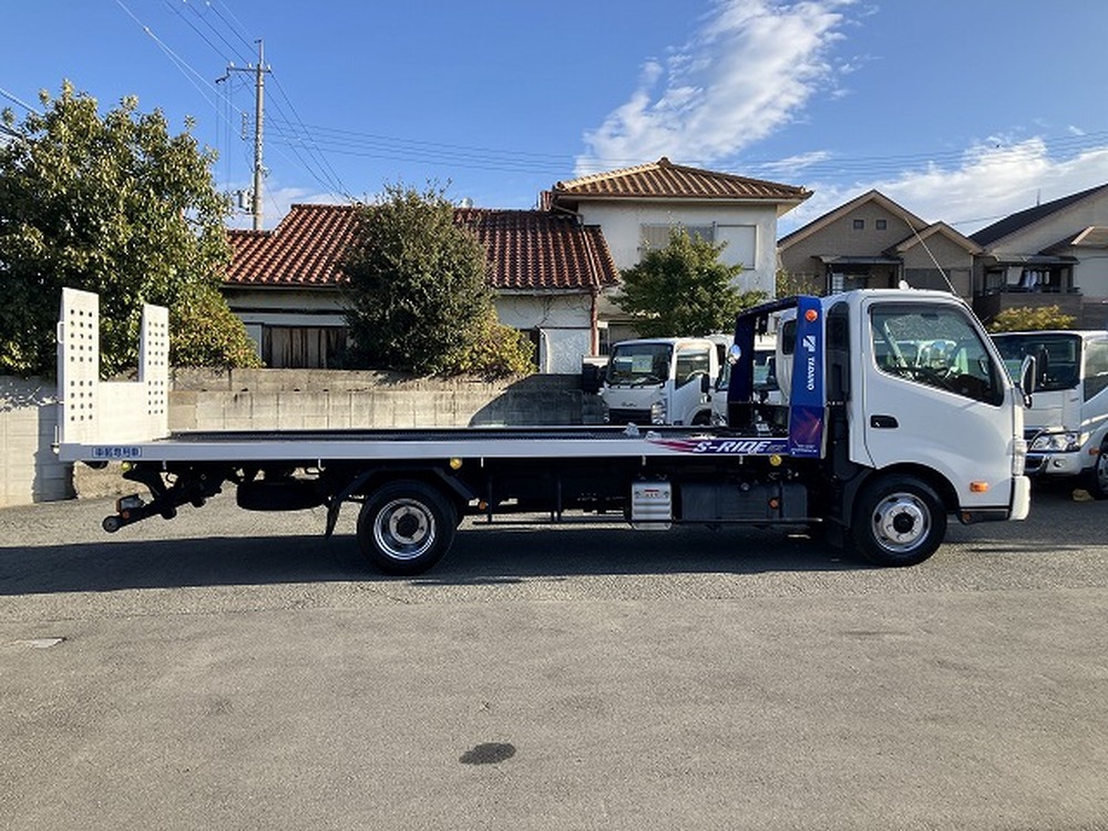 日野　デュトロ